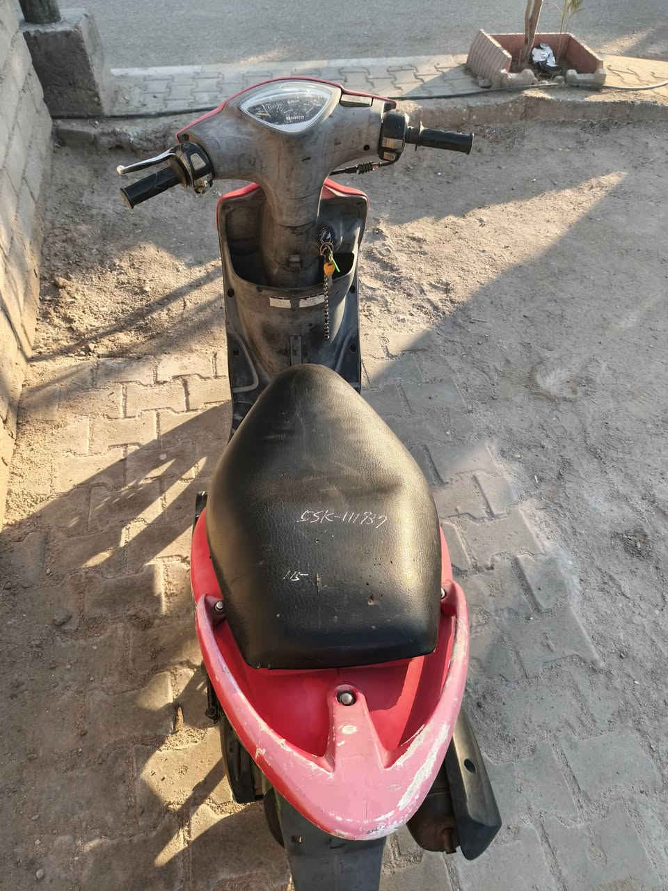 السلام عليكم للبيع ماكس لون احمر جارد ومولحه  دراجه خير من الله دراجه مكفوله من كلشي ما مفتوحه دراجه سعره بمليون و50وبيه مجال حك جيه مكاني قرنه شراي يخابر ملاحضه مراوس ب تكتك ***********
