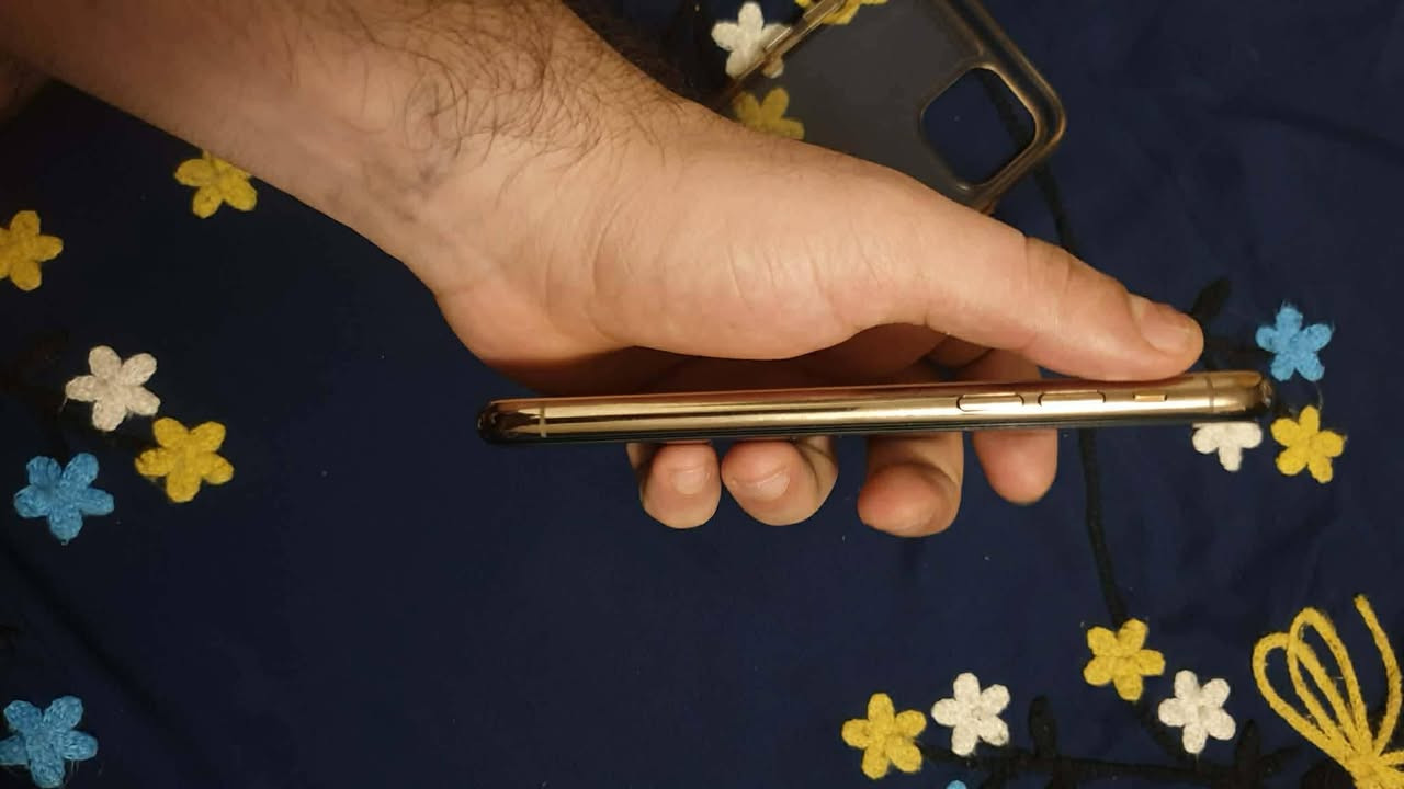 ايفون 11 برو ذاكره64 بطاريه 73 جهاز جديد شخط مابي كله شغال مكفول مبدل فقط شاشه اصليه مال تفصيخ ومكفووول مكاني بغداد كاظمية ميه سعره 200 قفل ***********
