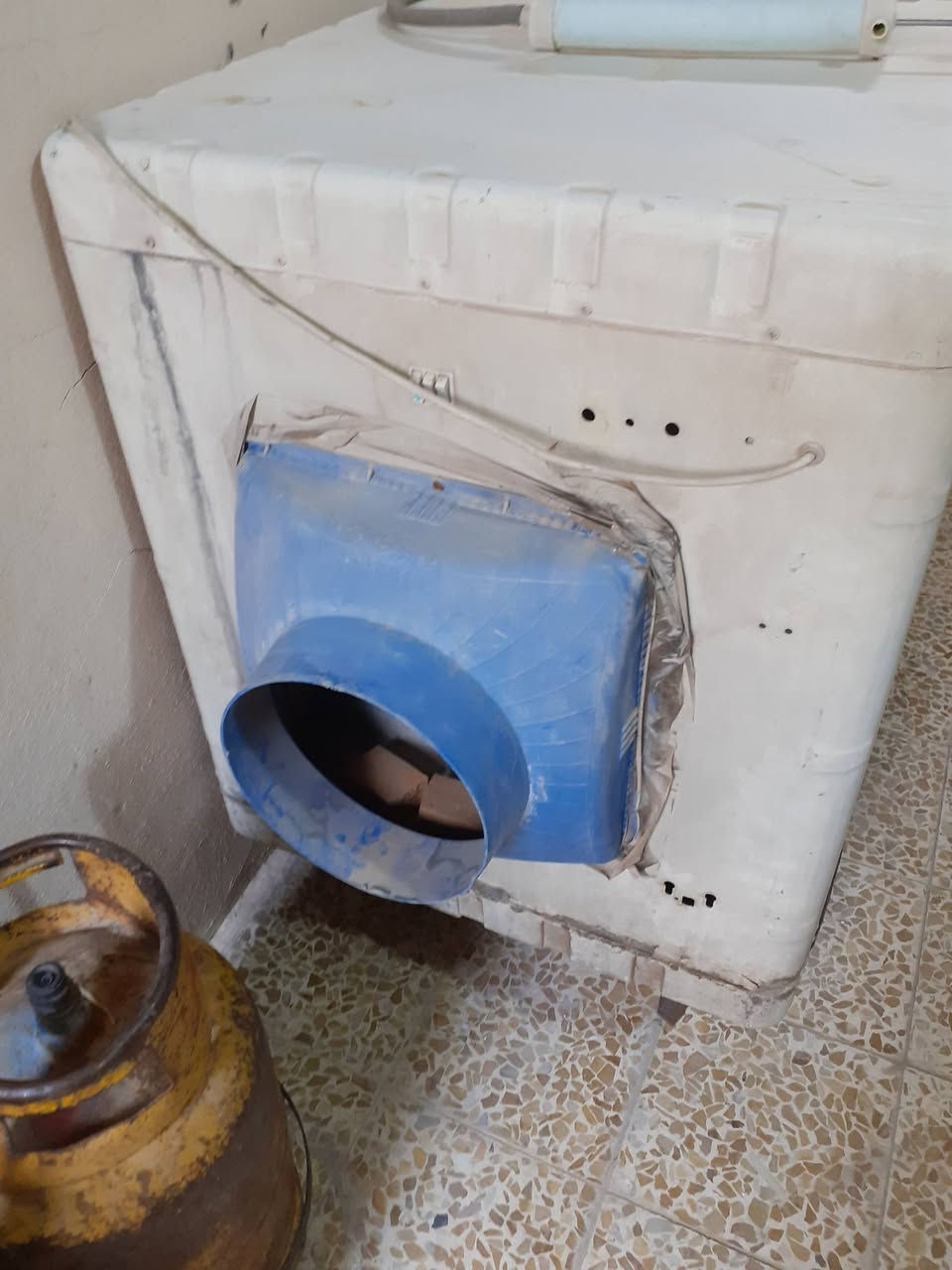 مكيف ٢ طن للبيع اخو الجديد ومبرده ٢/٥ للبيع الشراي يتصل ***********
المكان كركوك قادسيه/٢
