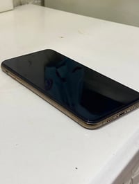 اكس ماكس • شاشة مبدلة • بطارية ١٠٠٪