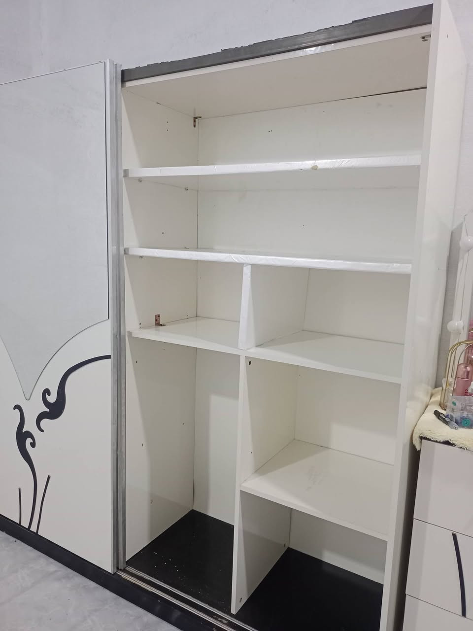 غرفة نوم تركية مستعملة للبيع سعره ٣٥٠ ... ***********
