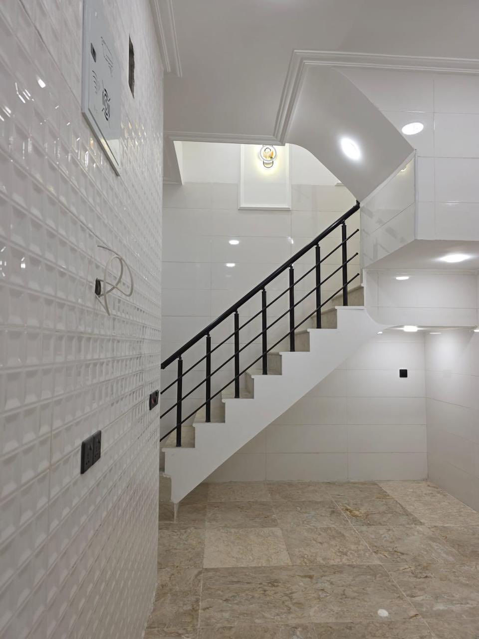 فرصة مميزة للإيجار في زيونة – محلة 710

دار حديث (زيرو) للإيجار 🔥
موقع هادئ وقريب من الشارع والخدمات

🔹 المساحة: 50 متر
🔹 يتكون من:
• 3 غرف نوم
• صالة + مطبخ + خدمات
🔹 تصميم مرتب ومناسب للعوائل
📞 للاستفسار: ***********1
