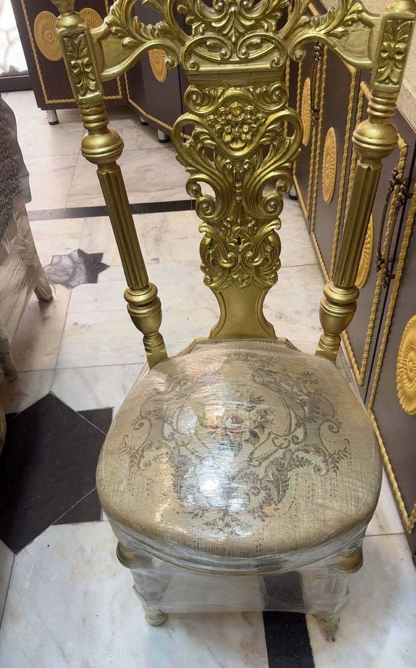 تخم زان مصري مع ميز طعام مكان حي العدل ***********
