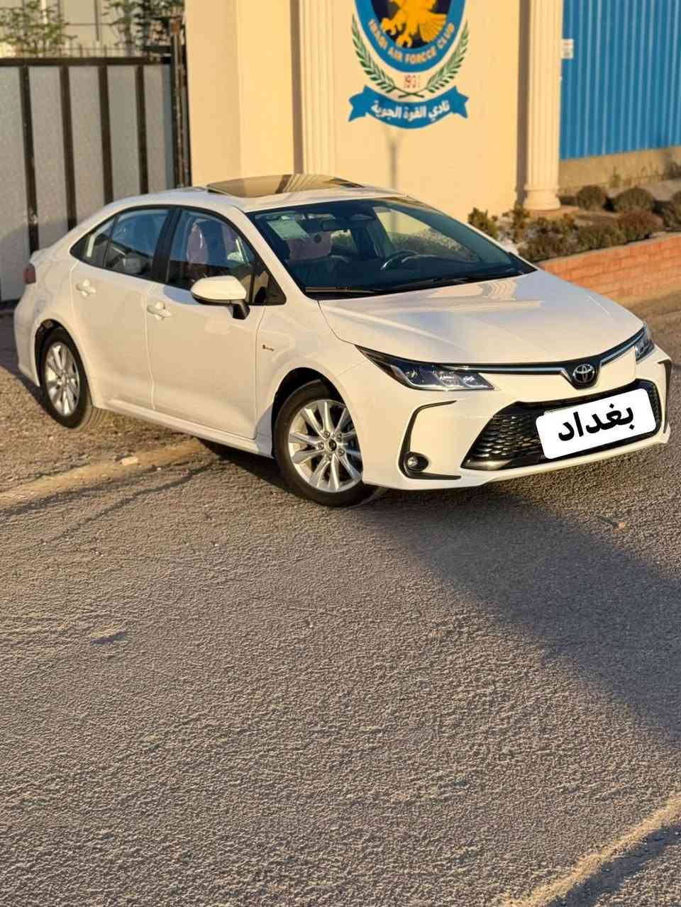 السلام عليكم
سيارة كورلا هايبرد 2025 ماشيه 3000

رقم بغداد بأسمي 

تجميع صيني 

بصمة

الاضائة الامامية LED 

نظام طوارئ 

مانع انزلاق 

نظام GBS

فتحه سقف  

الداخل اسود

اشاير بالمري

رادارات

تحديد مسار 

تنبيهة ورجوع عند الخروج عن الطريق

رادار مسار 

رادار امامي

مثبت سرعة 

وقوف ذاتي 

مستشعر اصطدام 

عدادات دجتال

مقاعد جلد 

كامره خلفيه دوارة

تحكم التبريد شاشه

شاشة كبيرة 

8 وسائد هوائية 

اوتو هولد

سايد بريك بصمة 

حساس ضغط الاطارات 

جميع اضواء السيارة الخارجية LED

جميع نوافذ السيارة اوتو

كشافات ضباب

لد نهاري

سبير خلفي 

ملاحظة السيارة كفاله عامه 
موقع بغداد

***********

السعرخاص
