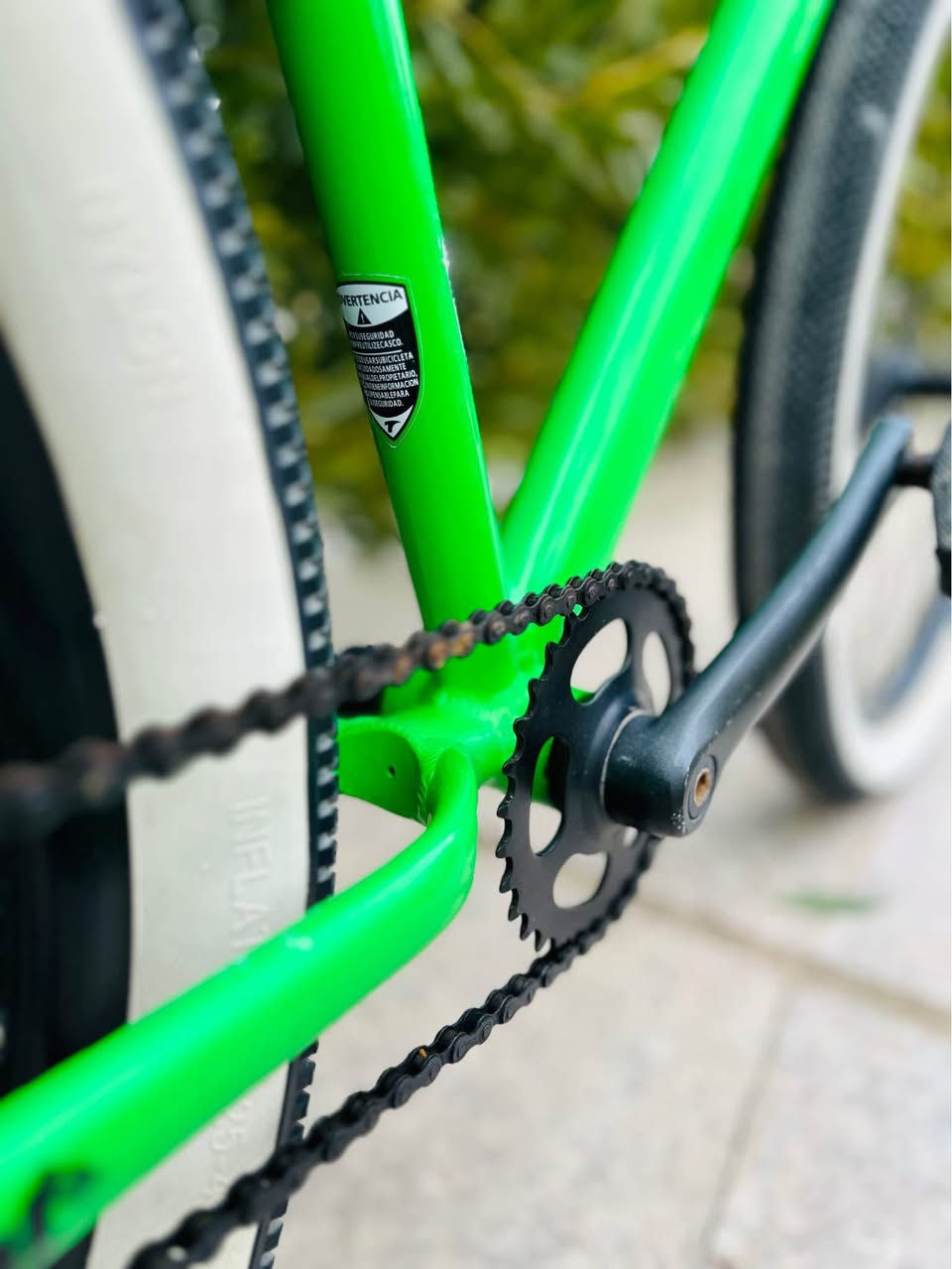 السلام عليكم💚
للبيع بايسكل BMX حجم 27.5 جديد 
مكينه امامي وخلفي سنكل كلش خفيف بلمشي 
بريكات دسك المعدن المنيوم بلكامل 
مساعدات امامي خلفي للحركات 
بطيخات بولبرن خفيف بلمشي 
كامل مكمل اي نقص مابيه السعر175 الف
مكاني بغداد حي الجوادين 
للاستفسار واتساب /*********** بغداد, العراق
