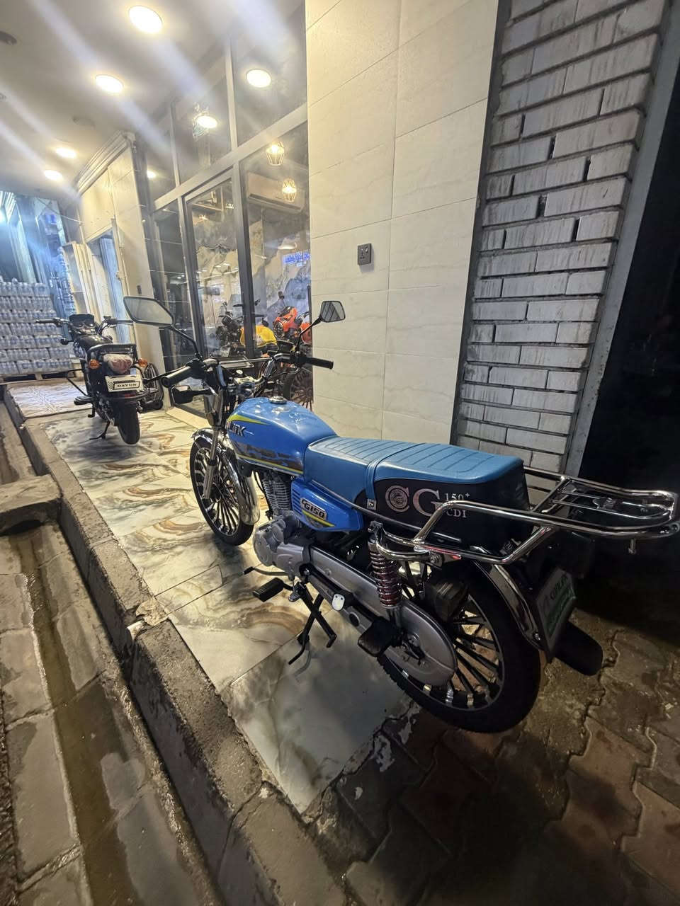 ياالله معرض القريشي ديالى بعقوبه قرية خرنابات المصداقيه عنواننا 😍***********✌️
توفر سيفان سولنك اصلي موديل 25 كفاله حتى من شخط 😍
شراي يتصل بخدمتكم 😘
