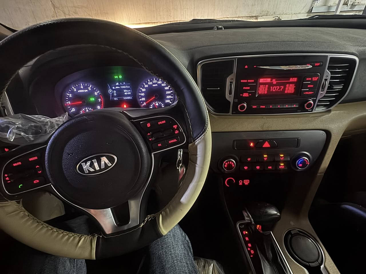 بعد التوكل على الله
للبيع كيا سبورتج
وارد خليجي
موديل 2019
كفاله عامه مطلقه 
مكينه كير وكشر
مواصفات السيره مواصفات عاديه
كأمره حساسات جوانب امامي خلفي
داخل حمصي تحكم أربع جهات نضام ايكو ونضام سبورت 
سياره مكينه 2000دوش سياره بحاله جديده ماشيه مشي السياره 120 ألف حقيقي سياره وضع الشركه حداديه امامي خلفي جديد
مكان السياره بغداد رقم السياره. دولي السعر انتصل وتدلل
رقم اثير مو جود واتساب 
***********
***********
