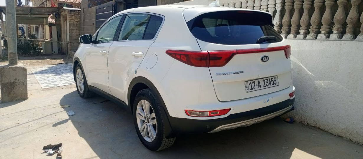 السلام عليكم سبورتج للبيع وارد امريكي محرك 2400
موديل 2017  بيه بنيد مصبوغ فقط و شويه بارات لباقي كفاله سعره 153 و بيه مجال الشراي يتصل سياره بسمي رقم جديد هزه جديده تبريد قطعتين  مكاني ديوانيه *********** بي واتساب
