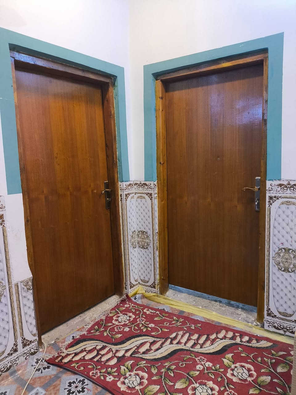 ،ترميم غرف اخشاب 
السلام عليكم ترميم غرف اخشاب صيانه  وصبغ وتلميع الغرف الاخشاب+ تسكام جرابي نفر واحد ونفرين  كص كناتير كص بوفيات وترميم ودوشمه القنفات صبغ وشد بيبان وبسعر مناسب نجيك للبيت لتواصل الاتصال عل الرقم (***********) يوجد  واتساب  ..
