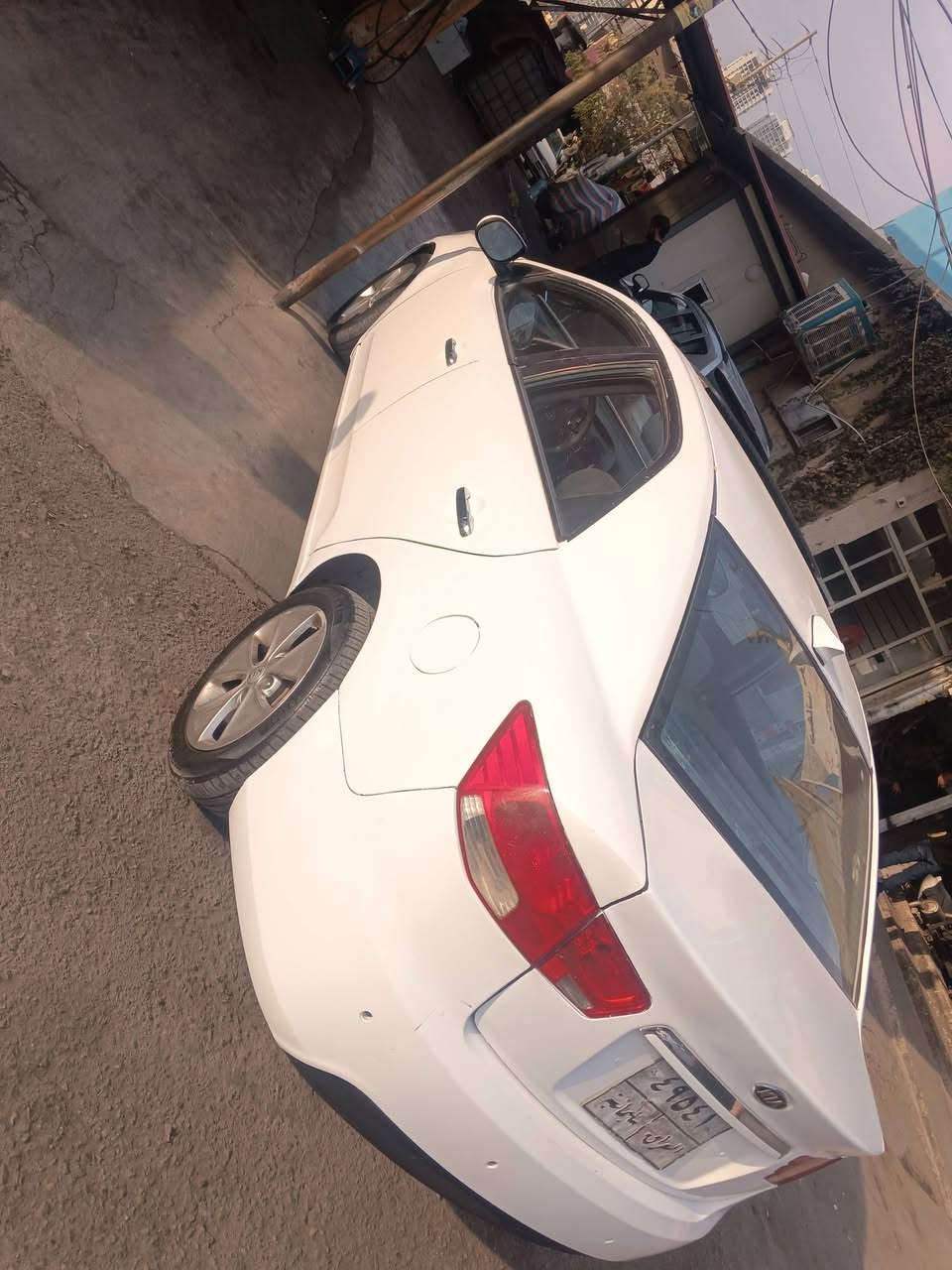 السلام عليكم للبيع كيا سيراتو موديل 12 فول مواصفات رقم سليمانيه تحويل أو وكاله صبغ  عام مكان سياره سليمانيه أعتذر عن الخاص السعر 75 وبيها مجال لشراي يتصل ***********
