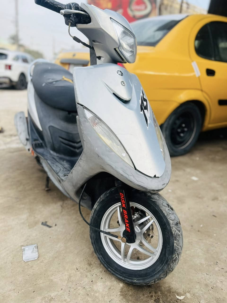 للبيع ماكس عدله بلاديه كفاله مكينه ختم واحد ابيعلك شرط فحص ملاحضه مبدل سلف كابريتر  دراجه صافيه حلوه وياله بلاديه موجوده سعر 850 وبيه مجال *********** 
بياع شره لا يدخل ولا يعلق  لان دراجه مال جنيان
