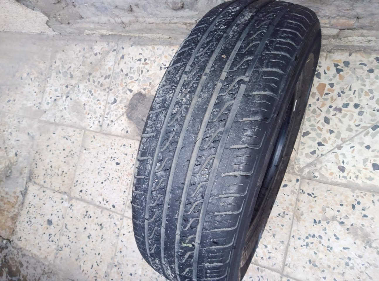 السلام عليكم تخم تاير مال النتره 50 مكاني بغداد حجم 15 
***********
