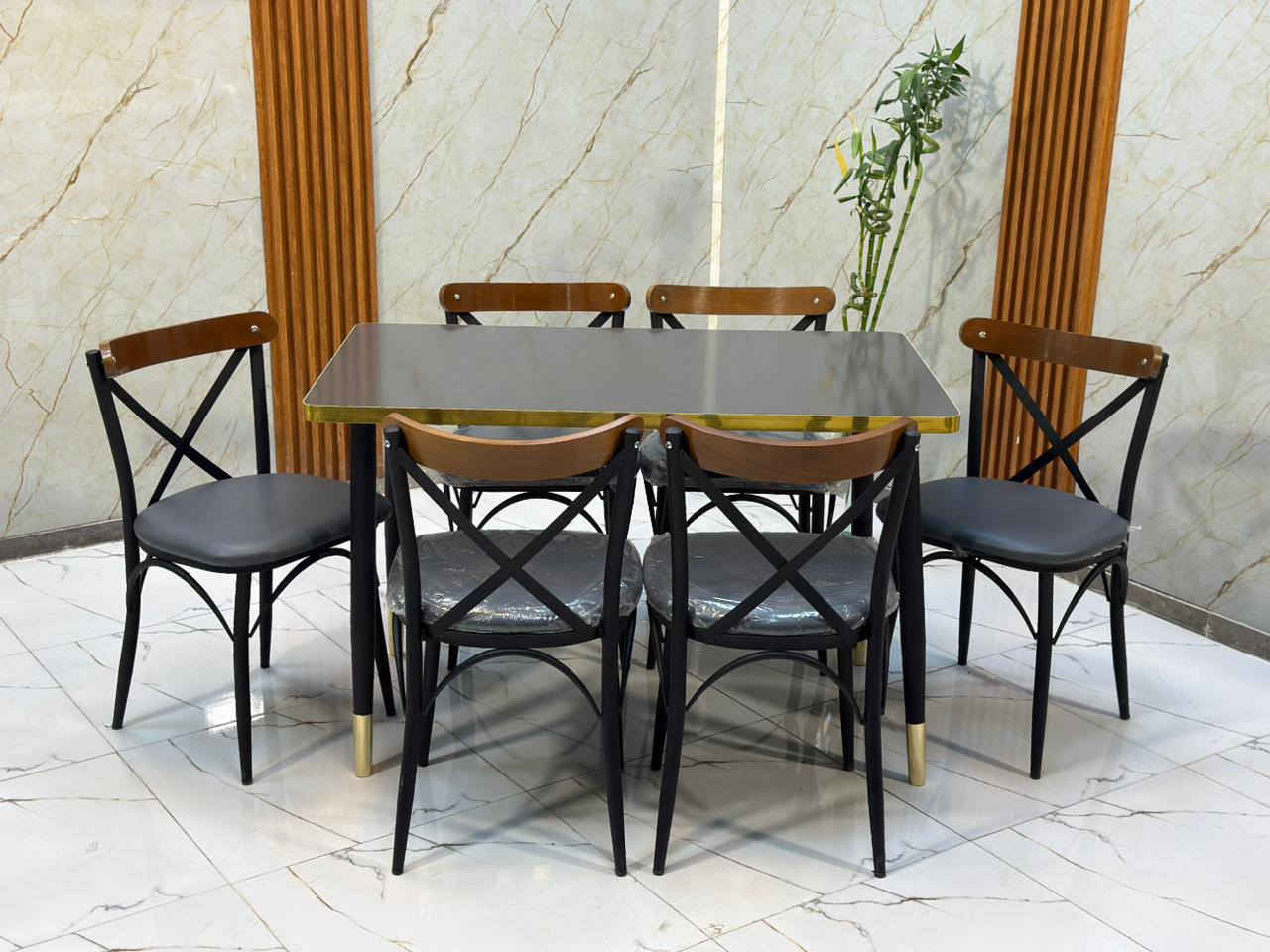 ميز طعام سطح خشب كشنات جلد رجل حديد
4 كراسي 
6 كراسي


**إذا كنت صاحب هذا الإعلان وتريد حذفه لأي سبب، رجاءا أرسل رسالة إلى الدعم الفني**