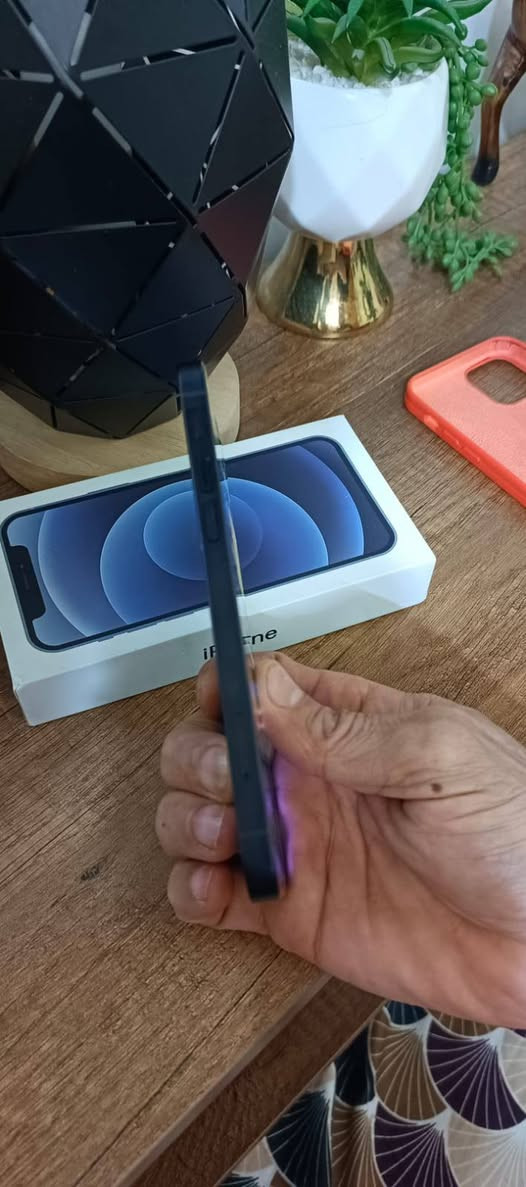 السلام عليكم ورحمة جهاز للبيع 12 
ذاكرة 128 جهاز نضافه 100+100 بي بس هاذ الخط كلش خفيف وممئثر ابدد نفخت بي وطلع بطاريه 92 🔋
 جهاز فحص حاسبه فقط بيع مكاني بغداد المشتل *********** 📞
