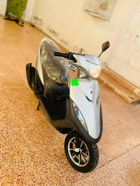 ماكس عدله • دراجة نارية • ياماها • دراجة • جديدة • مكينة ناعمة • بريكا...