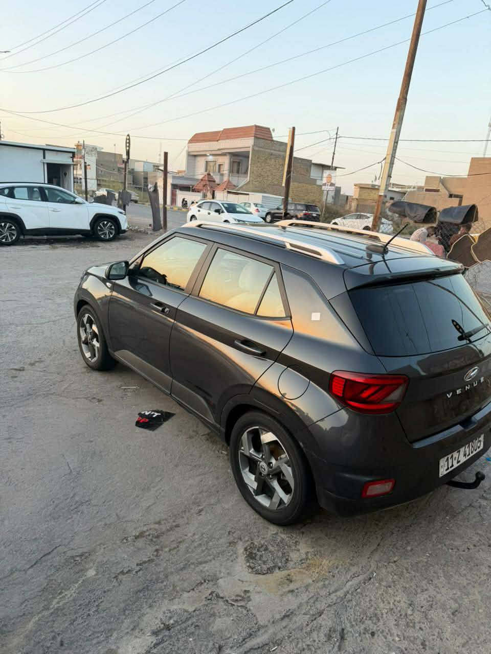 السلام عليكم
هونداي فينو 2024 خليجي 

مكينه 1600
حادثه بابين  فقط
مواصفاته حلوه ومعروفه 
حساسات امامي خلفي + بصمه تشغيل وتشغيل عن بعد + شاشه + كامره خلفيه + تحكم جيهتين 
السياره مرقم بغداد باسمي تحويل ثاني يوم 
سياره جديده مال بيت مابيه نقص كلشي 
السعرر ( 130) وبيه مجال 
الشراي يتصل ***********
مكان السياره واسط
