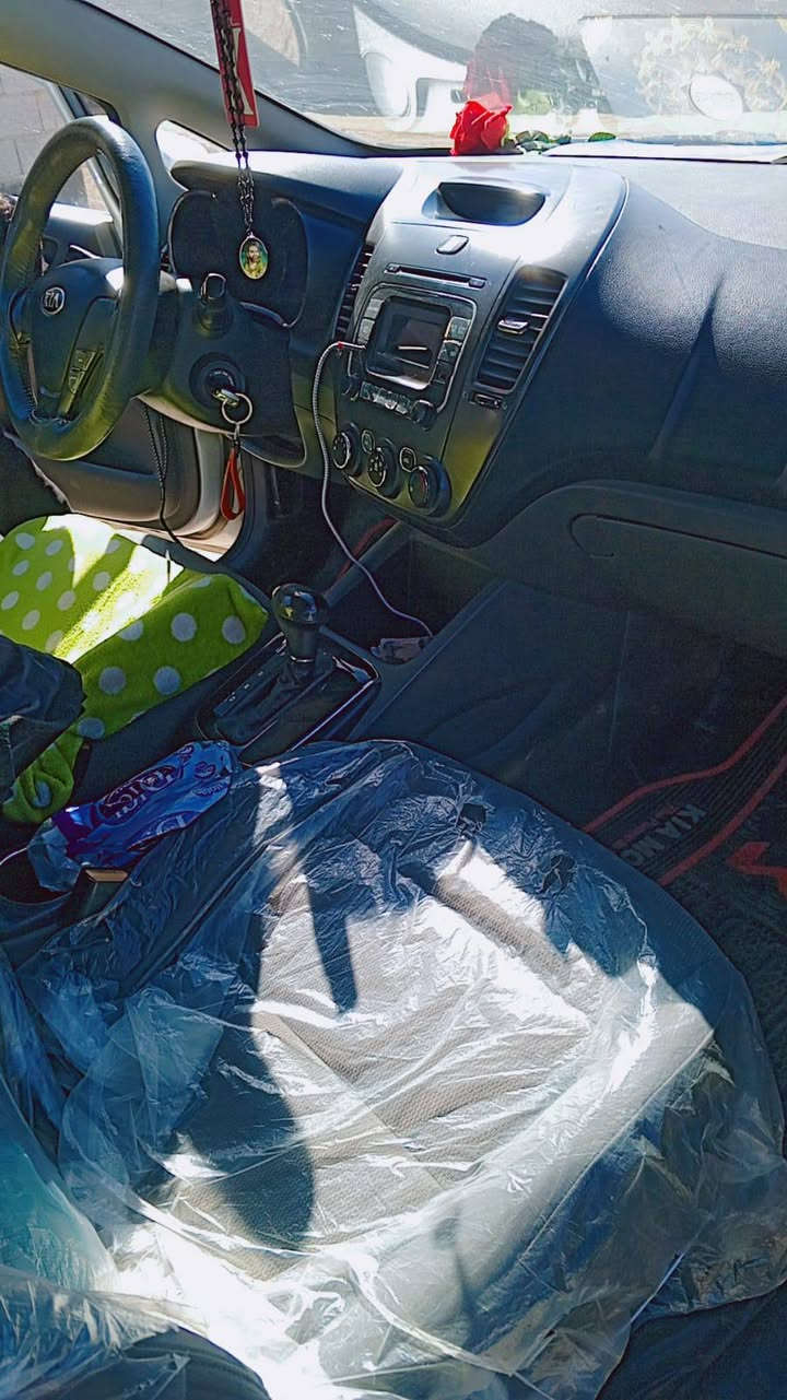 السلام عليكم عندي كيا سيراتو خليجي موديل2017 محرك 1600 بيها قطعة صبغ بالباب الخلفي الايمن  مكينه مفتوحه شغل درجه اولى واحد على واحد يم فلاح الدليمي واهل العزيزيه يعرفون شغله تبريد ثلج صدر وتخم تاير جديد السيارة بدون نقص رقم اربيل مكان كوت/الدبوني السعر123بيه مجال بسيط *********** باقي تفاصيل تصل ودللل بيع مستعجل
