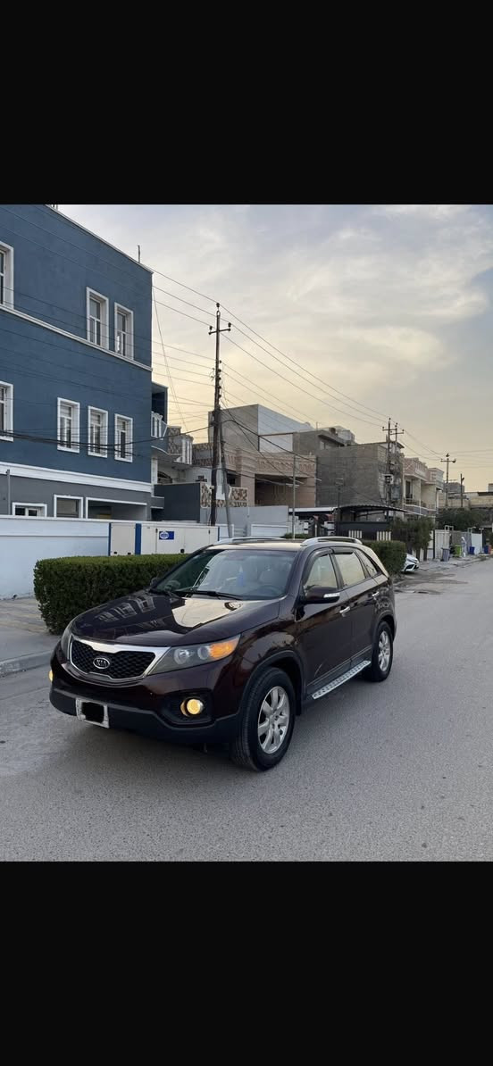 اسلام عليكم اخوان سورنتو 2012 وراد امريكي السياره كلين حته الدعاميات بدون صبغ اخوان السياره من جتي من اميركا عندي جانيه السياره جديده على البلاذ بيه شويه بارد شخوط بصيطه المكينه مامفتوحه ابد السياره جاهزه للاخير تخم تاير كوري جديد تدفأه تبريد السعر 150 بيه مجال بسيط مكان بغداد العامريه رقم الهاتف 7901856768 تحياتي للجميع@@
