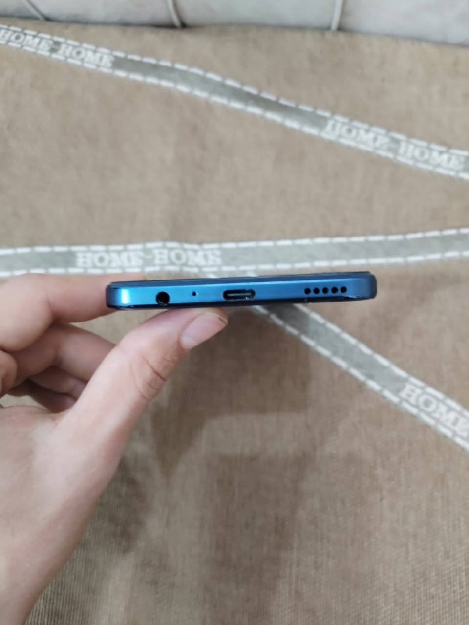 HONOR X8  ذاكره 128
السعر/100 وبيه مجال رجاء الموشراي لا يخابرني 👇
رقمي/***********
