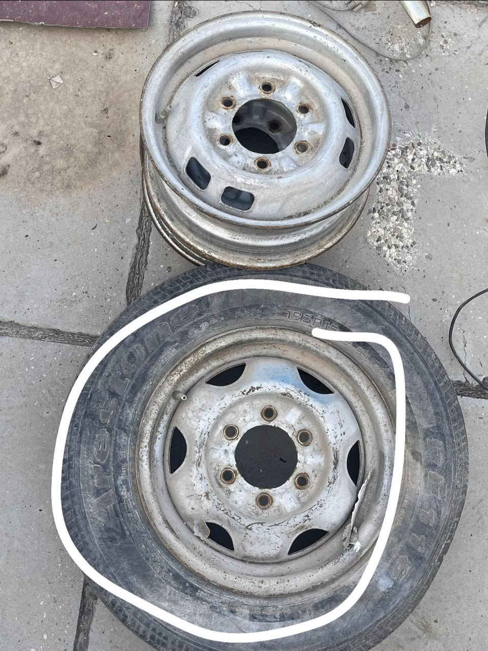 للبيع غراض نسيان بيك أب
شباك 2008جديد +2003جديد (الواحد على 40الف)
مازدات 2008جدد(85الف)
راديتر بيك أب نيسان غير مستخدم(40الف)
كشنات واحد كهربائي والثاني عادي ترهم تحوير على جميع السيارات (100الف)
فلنجات امامي جدد (40الف)
شلعه كامله 305الف 
اتصل وبيك خير وتدلل
0773809237مكاني بغداد


**إذا كنت صاحب هذا الإعلان وتريد حذفه لأي سبب، رجاءا أرسل رسالة إلى الدعم الفني**