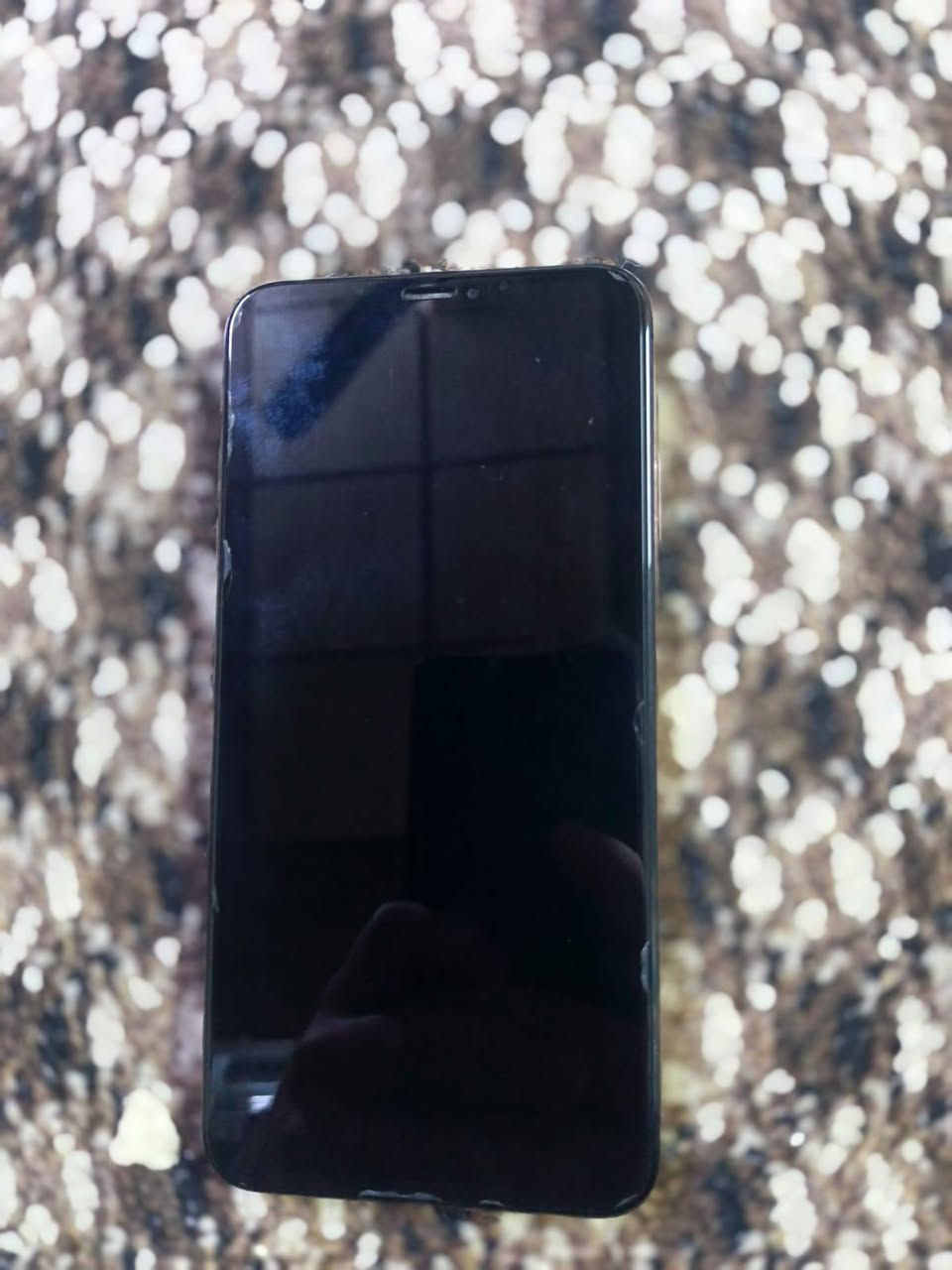 ايفون اكس ماكس امبدل شاشة اصلي جهاز حيل نضيف شخط ما بي بطارية 75ابلاد سعره 200 لل تواصل ***********
