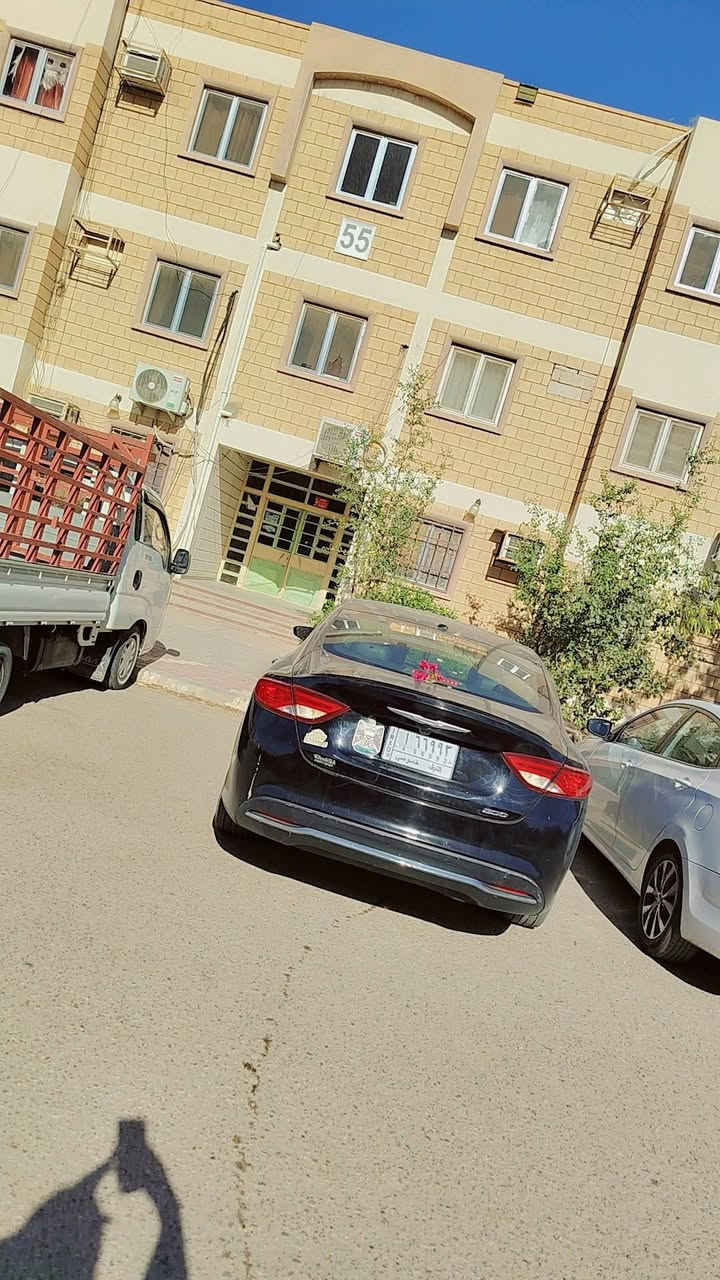 C200 // 2015
محرك // 2.4

محرك بالباكيت جديد ماماشي مكفول + كير جديد  مكفول 
تبريد ثلج لو ساعتين بالازدحام حماوه انسى 
تحكم ستيرن  
حداديه اماميه نص عمر 
تخم تاير جديد
بيه تقريبا 3 قطع ورصعات بس كشره كلش نضيف سياره مال جناي والله ومتعوب عليه فيت بم عبوه كامله اصليه جديده سلف جديد يعني سيباره بالعافيه عله الياخذه يتنوس بيه من البصره لربيل وحتى صرفه قليل وبيه منضومه غاز 80 لتر بس من شديت المحرك ماشديته عليه بعد 
ماشيه // 150 الف
السعر // 86 وبيه مجال بيع مستعجل لضروف 

تواصل // ***********
