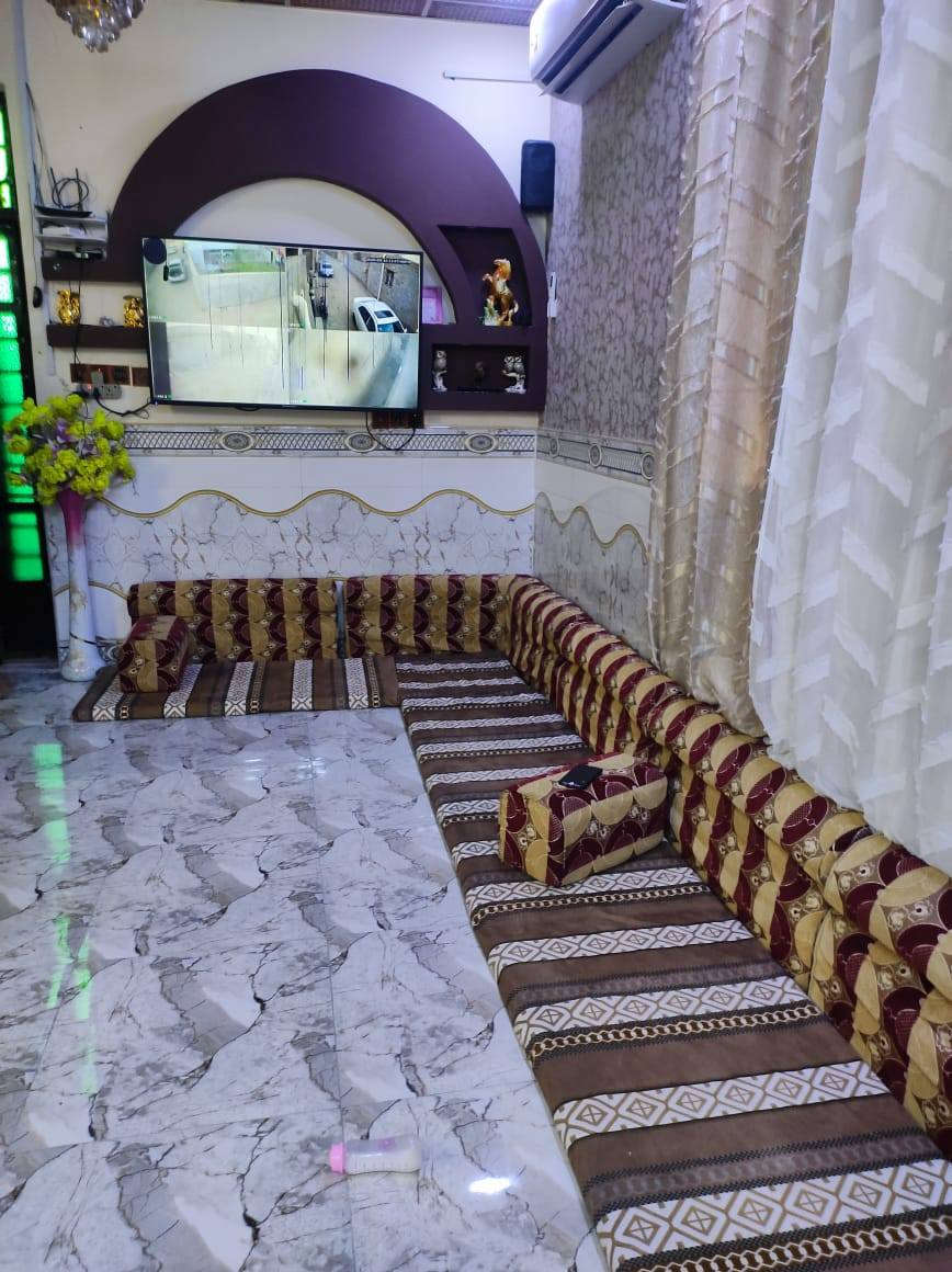يا الله بيت للبيع مساحته٣٣٠متر بناه حديث طبقين بشرع مرطبات بالسديناويه ***********
