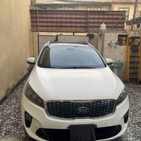 كيا سورنتو موديل 2018 خليجيه محرك 6سلندر 7راكب السياره فول مواصفات للا...