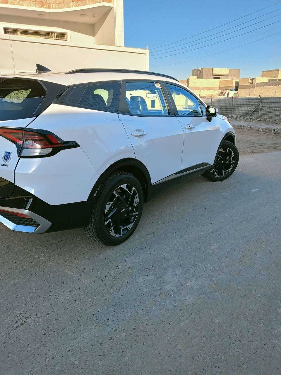 السلام عليكم
سبورتج برستيج موديل24 4x
 حجم لارج فئة 4X  اعلى المواصفات بيها فول من كل شي
5 كامرات 
سياره بيها سونارها  مرفق
مرقم  بابل شهداء
سيارة جديده ماشيه 14 الف محرك ٢٥٠٠ 
بانوراما طگتين
كشنات جلد 
جنطة گهرباء وتفتح من تقترب منها
بصمة ابواب وتشغيل وجنطة
فور ويل

تشغيل عن بعد

كراسي كهرباء

تدفئة كشنات تبريد كشنات

ستيرن تدفئة وجلد خياط

خزن كشن السايق ميموري

اشاير بالمري

 لايت اوتو

 اطفاء ذاتي

تبريد قطعتين 

 نزول منحدرات

مانع تزحلق

انظمة قيادة 

بلوجكترات

شاشة كبيره متصله وشاشة تبريد متغيره

عدادات ديجيتال

شحن موبايل امامي وبالكشنات الخلفيه

بل كار بلي واندرويد وكافة الخدمات

شحن وايرليس

انارة داخليه لمس

 لايت زينون لد امامي

بك لايت لد

حساسات خلفيه اماميه

رادارات جانبيه اماميه خلفيه

ويل كب حجم 19 

توقف ذاتي

هاند بريك دگمة

 وبعد بيها هواي مواصفات

السعر 235 

***********
