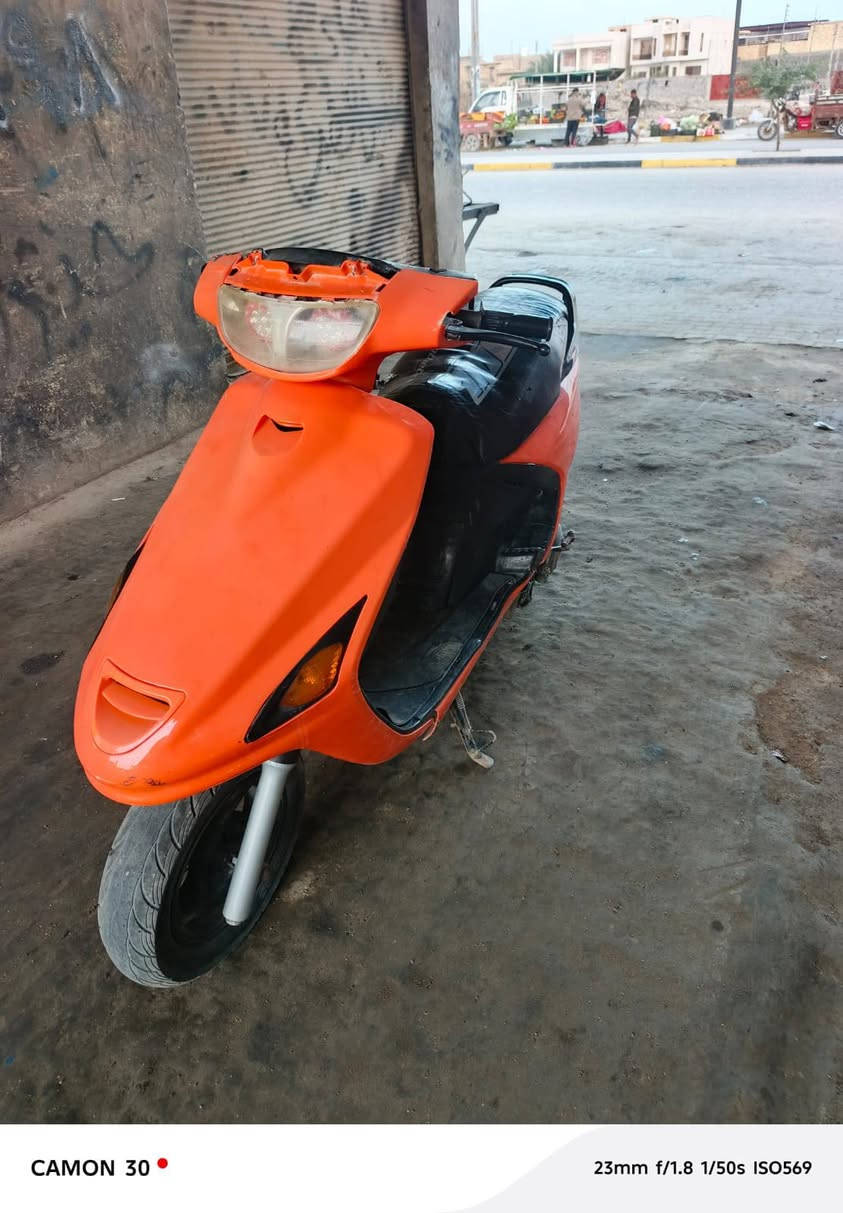 السلام عليكم للبيع دراجه فراشه نضيفه مكينه نهضه خير من الله دبلاد جدد خلفي وامامي كفر نضيف كهربائيات فقط بس باتري السعر300 وبيها مجال قضاء المدينه ***********
