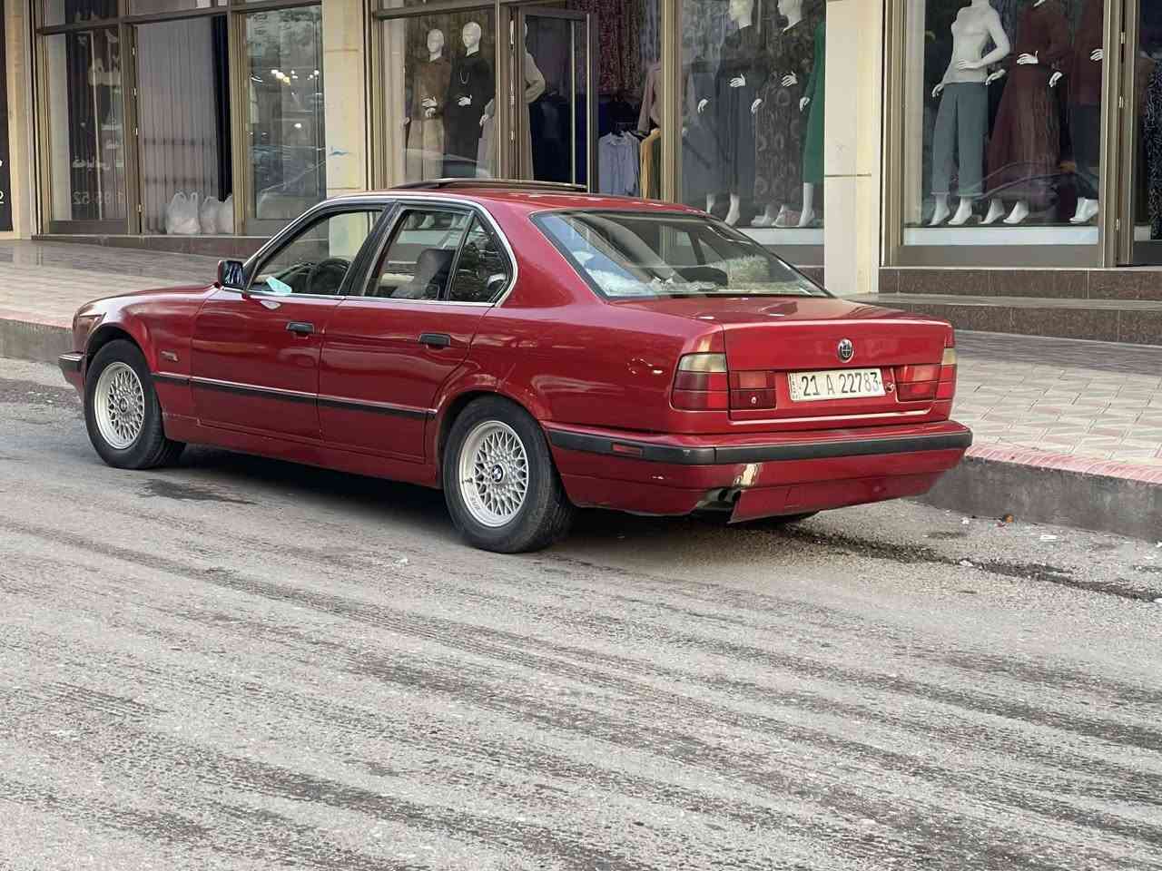 گؤ رينه وه ش ئه كه م به شاهينه يان Bmw 525 به ناوي خواي گه وره ئالتوني بازارر Bmw 520 موديل 90 كوشن جلد 
جام كاره با 
ناو فورميگا گئرو مه كينه به شه رتت 
سه ياره كه بيه مه سره فه 
بوياخخ عام كراوه بؤ جواني 
ئه گه ر مشته ريت ته له فون بكه له خزمتام *********** سعري54 و معامه له شوين سليماني ده ستت خوش ئه دمين

