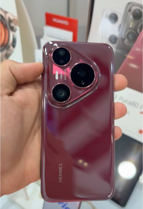 اسلام عليكم موبايل هواوي بورا 80 بلس ذاكرة 512 مستخدم شهر السعر مليون 150 للتواصل ***********
