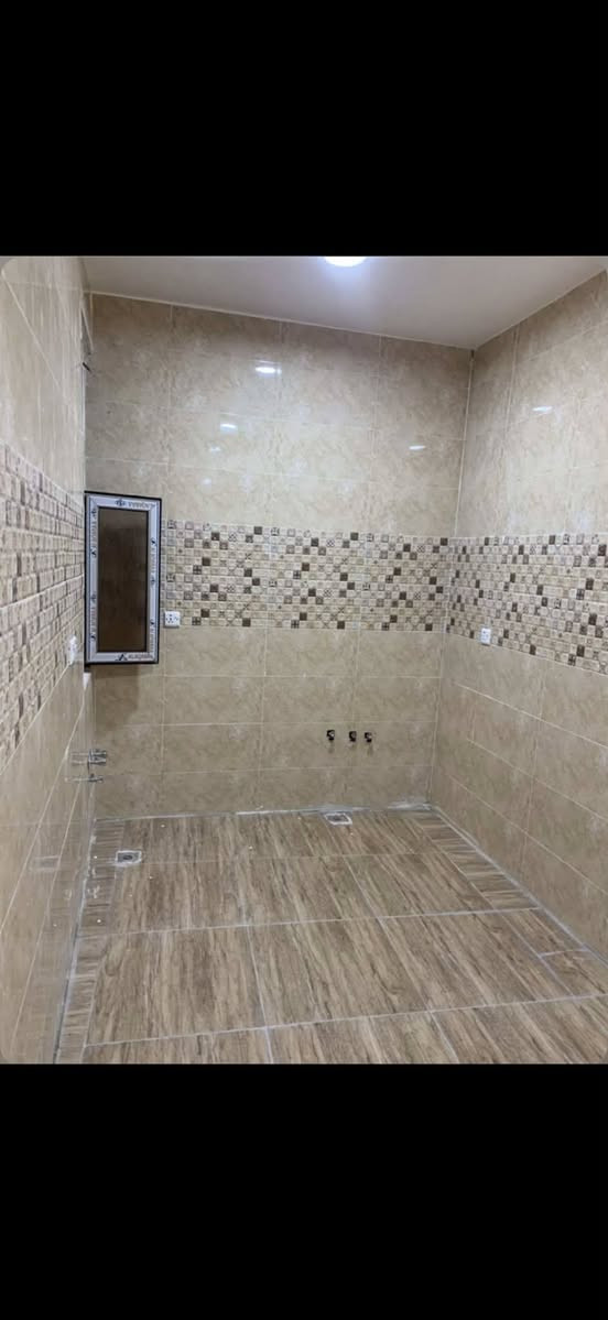 السلام عليكم 
شقة للبيع مساحة ١٠٠ متر غرفتين وصالة ومطبخ معزول وخدمات 
العنوان الاعظمية شارع عريض مقابل الخط السريع 
بسعر مناسب للاستفسار الاتصال ع الرقم *********** متوفر تصوير للشقه وصور
