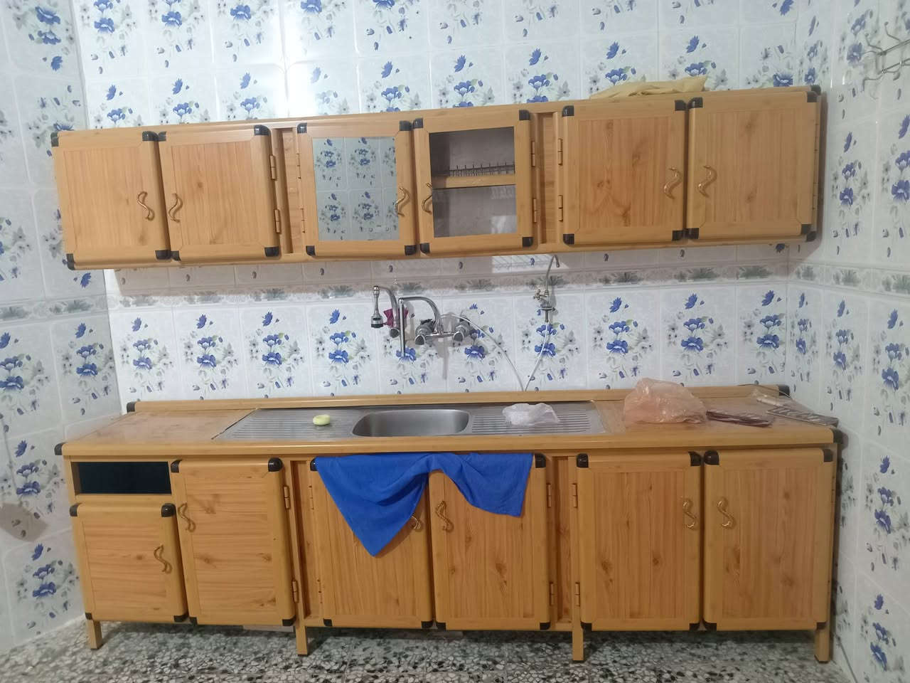 كنتور ٦ أبواب طابقين  بوفيه ٣ متر كاونتر ٣ متر للاستفسار الاتصال على الرقم ***********
