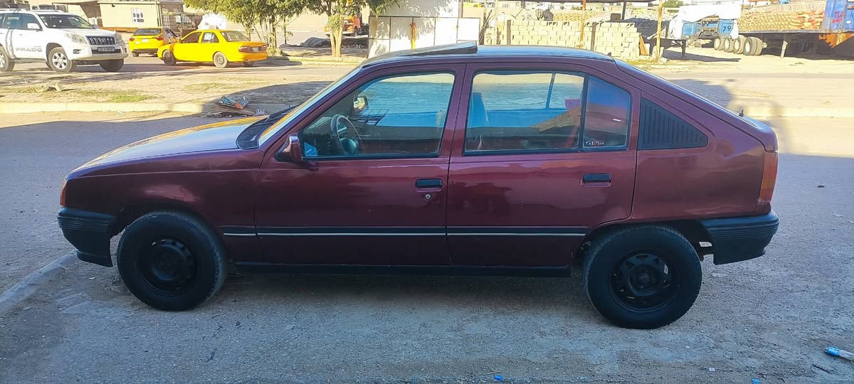 سیارە کادیت مودیل 1991اوتوماتیک رقم کرکوک شرط گیر محرک لاصرف لابخار حجم16دفتر بانزین بي بریکABS سقف سلایت  سیارە بدون ضربە بدون معجون کهربایات شغال شرط وکالە وتحویل سعر28بی مجال بسیط عنوان کرکوک ***********
