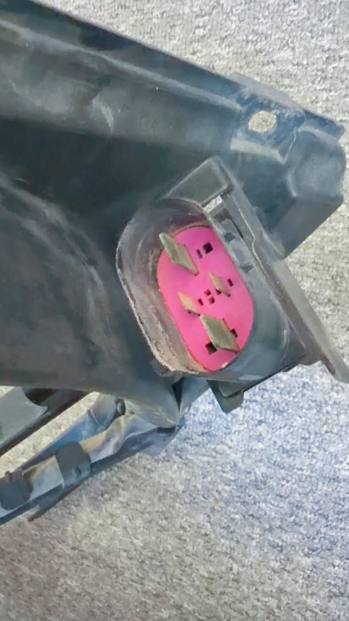 السلام عليكم
مروحة مع الماطور الاصلي  وارد امريكي كي فايف K5 
مال ١٦٠٠ تيربو الاصلية
جداً نظيفة
بيها كسر بالريشة 
السعر : ١٥٠ الف
مكاني بغداد شارع فلسطين
***********
