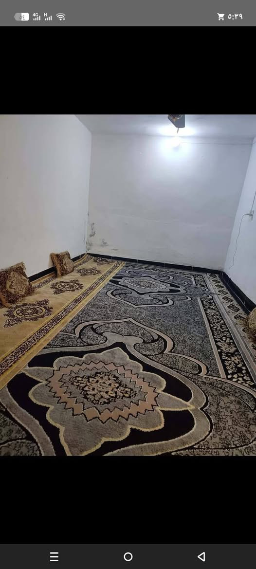 دارللبيع حي الانصارقرب مولدة حيدرالعكايشي خلف ش الحرفين مساحه70م مكون من غرفه.واستقبال
ومطبخ وصحيات
وطارمه.سعر72وبي مجال***********
مكتب امير
