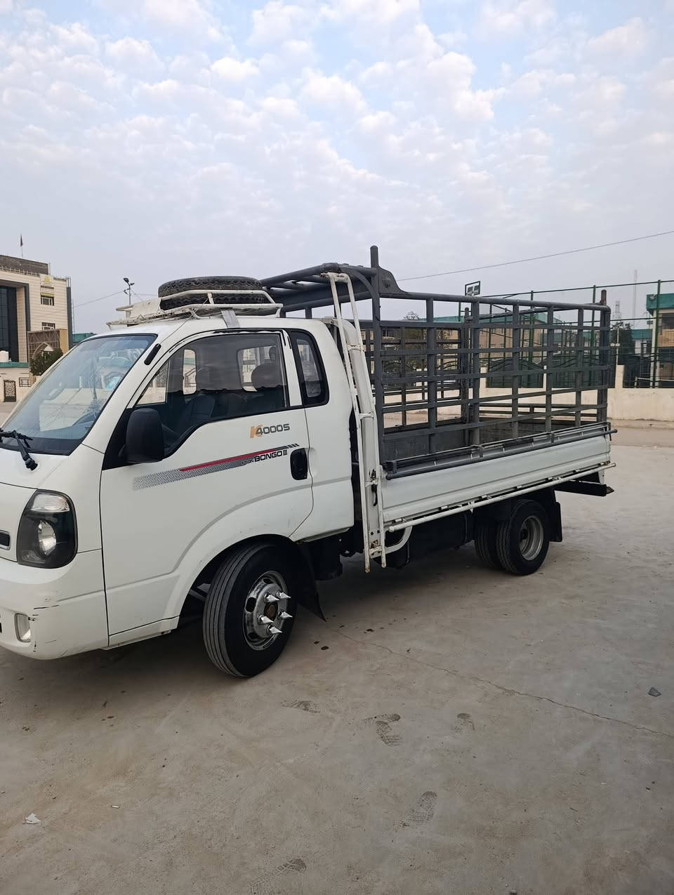 كيه فحل للبيع موديل 2017رقم ذيقار كفاله عامه سعر138 مكان ناصرية ‏‪
‏‪0785 106 2695‬‏
