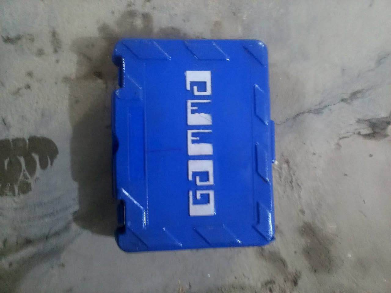 السلام وعليكم عندي درين باله همر وتكشر وتسريف السعر 40 مكاني بغداد المشتل حي المعلمين الأمين ***********
