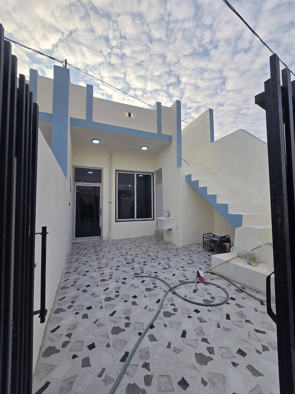 دار ين للبيع ١٠٠ متر رقم فول كاشي بيت جديد سفر مامسكون احد
موقع كركوك دروازاعلي طريق سليمانيه قريب جامع خديجه
شراي يتصل 
*********** اسيا
***********كورك
