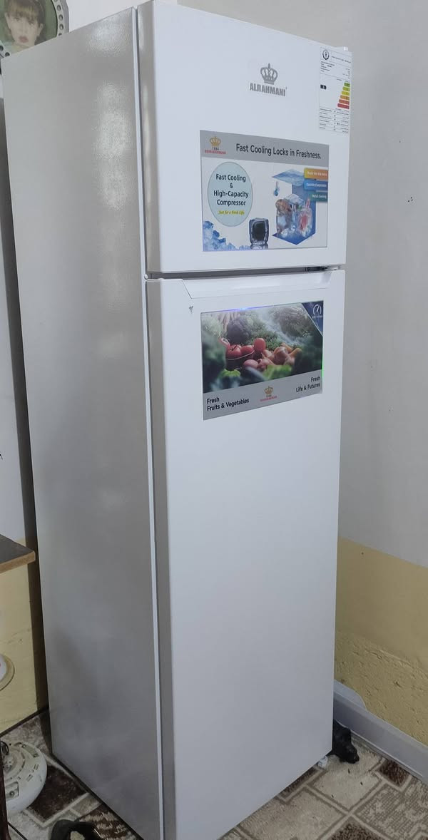 ثلاجه جديده للبيع مستخدمه اسبوع فقط رويال رحماني الاصلي
اخذتها ب375 واريدها ب330 وبيها مجال بسيط بعدها بالكارتون 
متوفر واتساب *********** 
مكاني السنية
