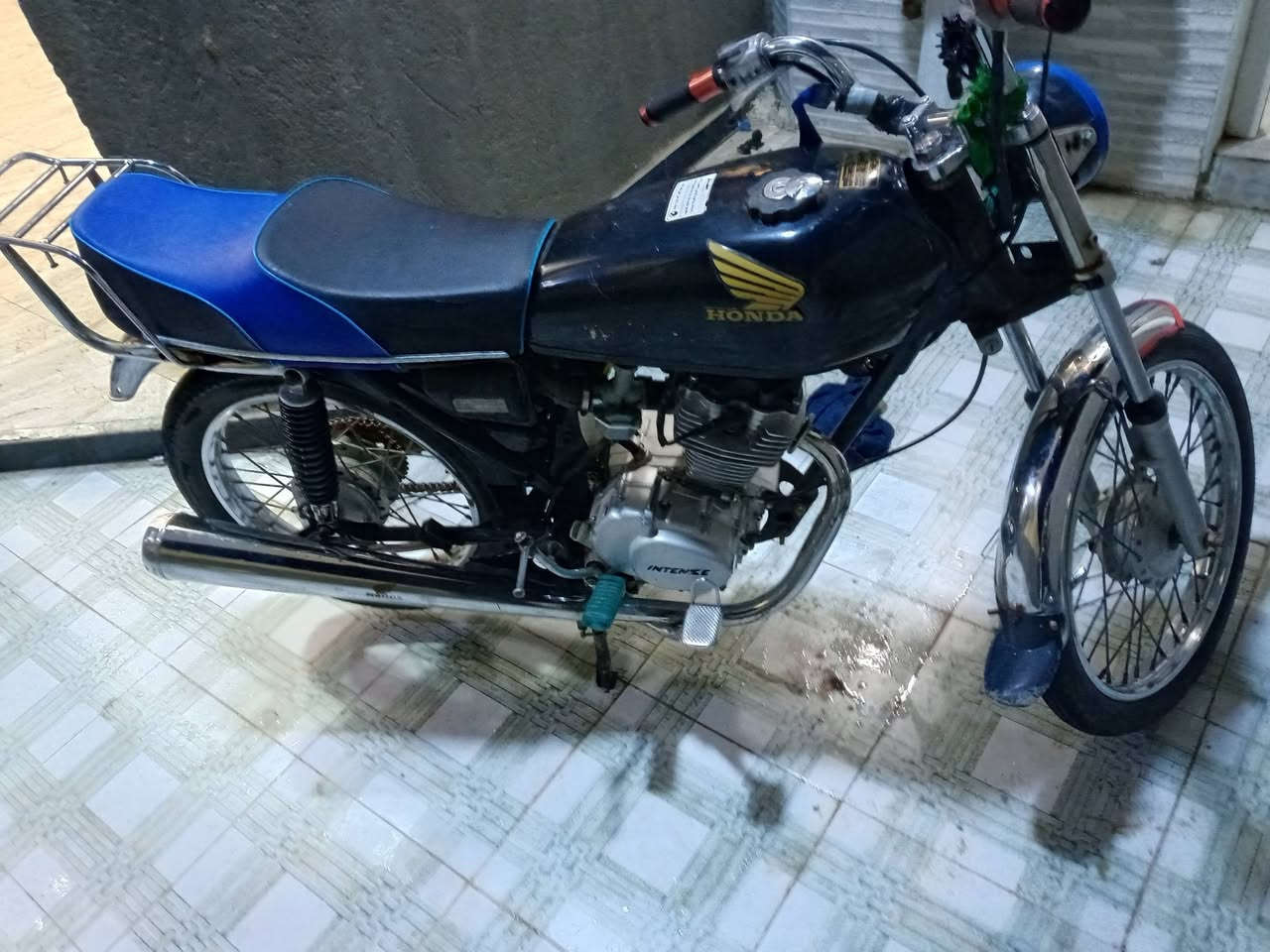 انتنس 24 سعر 450 دراجه جديده
انتنس 24 سعر 450 دراجه جديده
سلام عليكم انتنس مديل 24 كامله دراجه شغل وطلع مال جناي دراجه سعر 450 مستعجل علبيعته ناصريه مركز ***********
