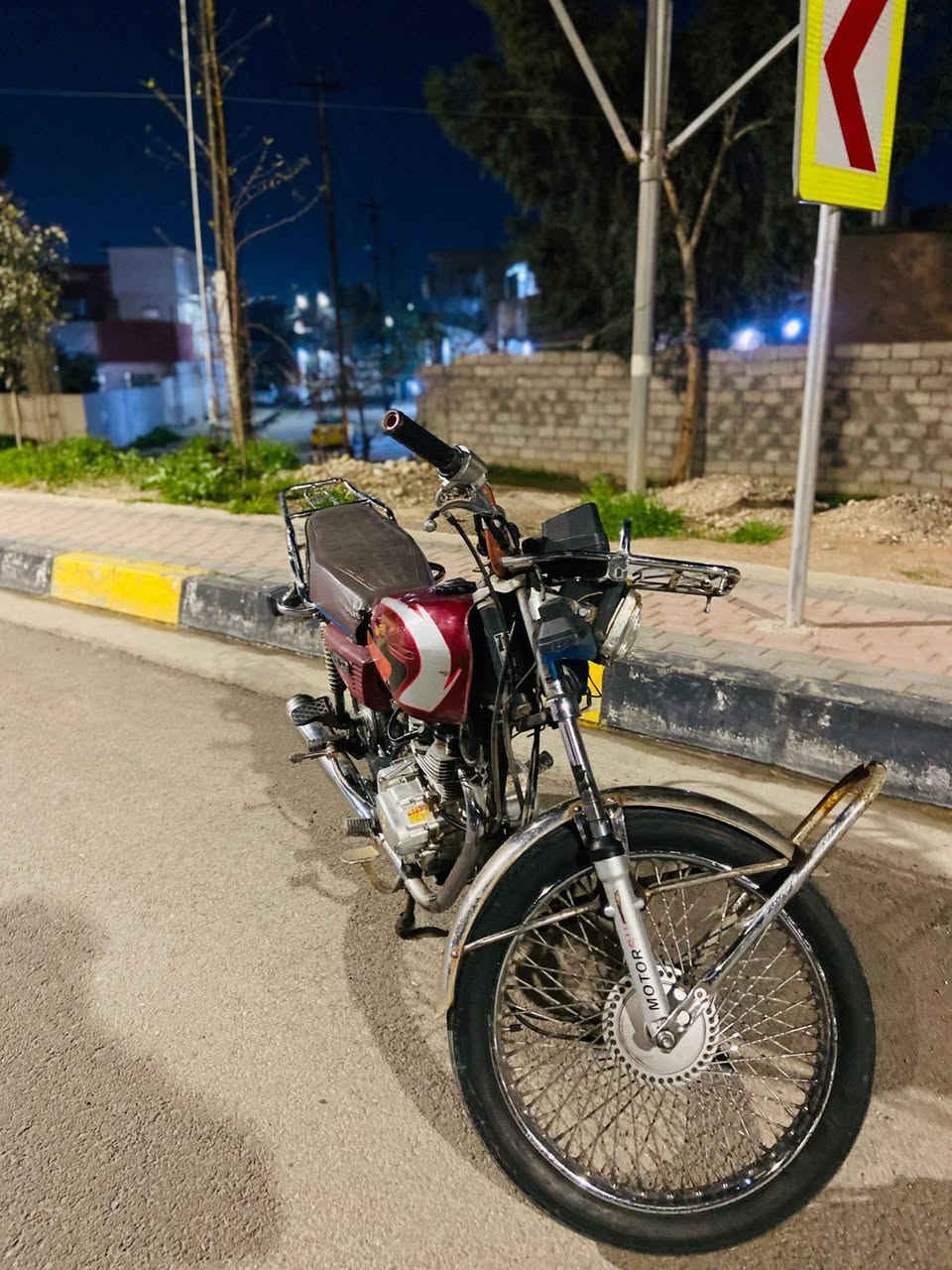 السلام عليكم
دراجه للبيع 
تايكر 19 مكينه و كير شرط و الوايرمنيه ناقصه بس باتري 
السعر 350 وبي مجال


**إذا كنت صاحب هذا الإعلان وتريد حذفه لأي سبب، رجاءا أرسل رسالة إلى الدعم الفني**