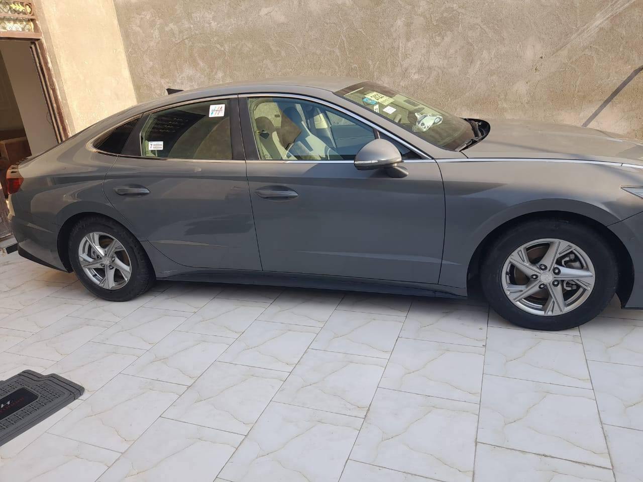 السلام عليكم سوناتا موديل ٢١ وارد أمريكي معوقين شرط الوكاله السياره بدون ضربه كلين بدون ارباك بس صبغ موجود السونار بالمنشور المكان السماوه رميثه رقم الموبايل *********** او *********** السعر ١٦٣ وبيهه مجال
