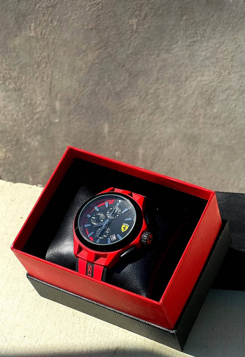سلام عليكم اخوان
ساعه فيراري سبورت بالون الاحمر المميز بسعر 30الف 
وبيهه مجال 
العنوان النجف الاشرف خلف الملعب 
للتواصل ***********.
