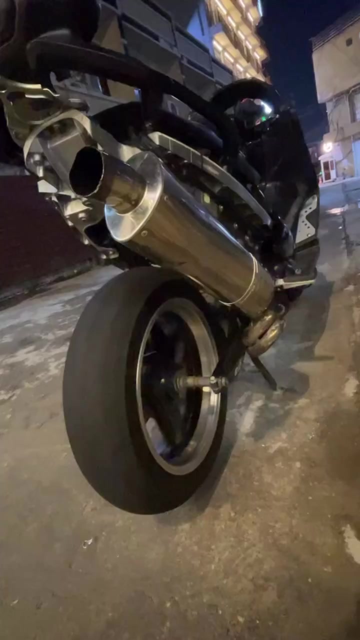 سلام عليكم تي ماكس 2011البيع
بيه كلاجات مالوسي +
صلنصه رياضي +
يدات رياضي او عنابير 
رياضيه  /مكن بغداد الدوره ***********
