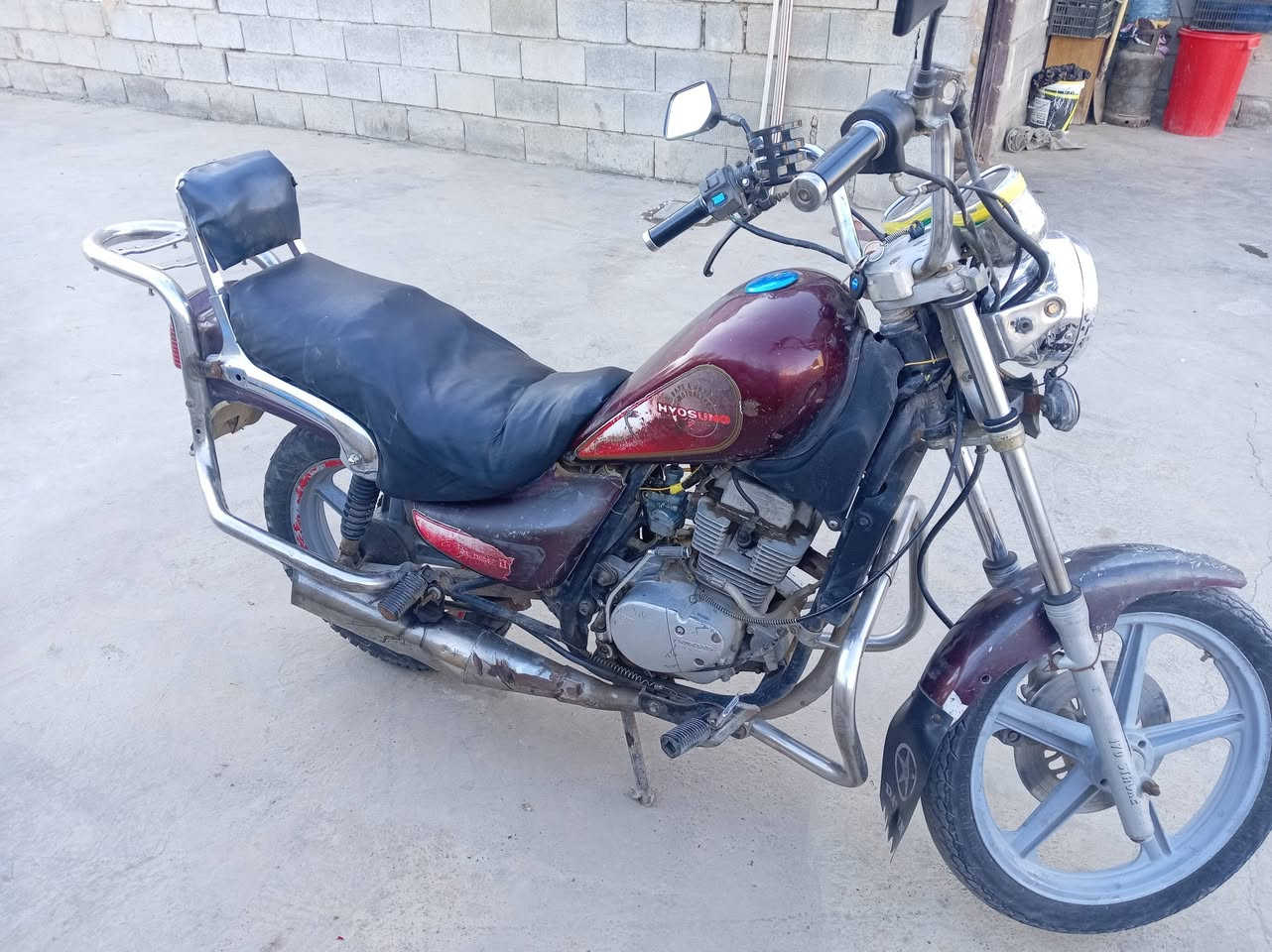 سلام عليكم ماطور هارلي للبيع الماطور نضيف وشغال من حيث هارنوت وكهربايات شغالة فول محرك جديد اخذتة بس قبل يومين صار بية خيط دخان  ***********المكان عزيز بلد
