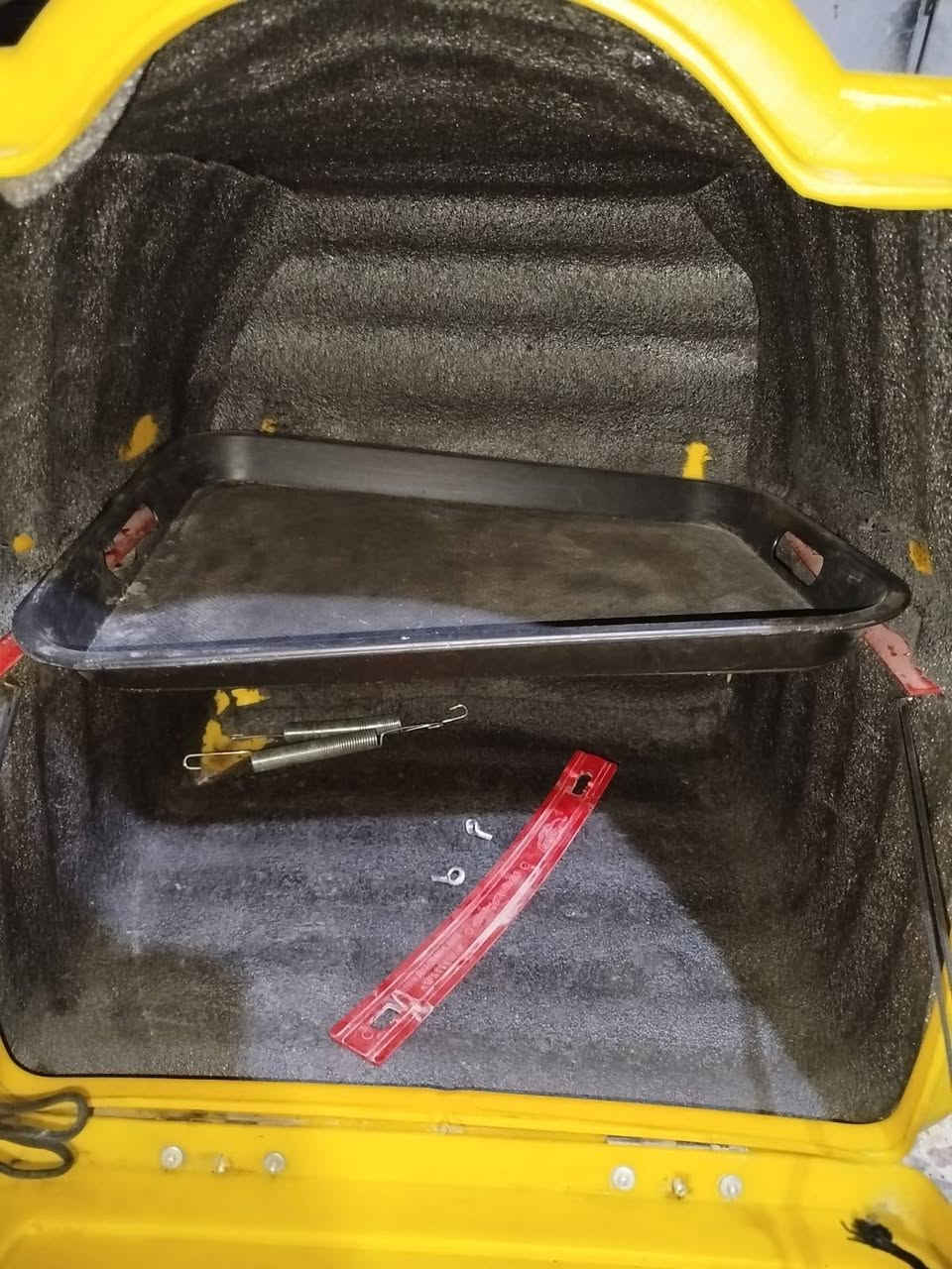 السلام عليكم صندوك مال دلفري للبيع جديد صارله اقل الشهر من اشتريته جديد مثل ما موضح بالصوره الحجم الجبير سعره 40 الف مكاني بغداد البياع رقم الهاتف ***********
