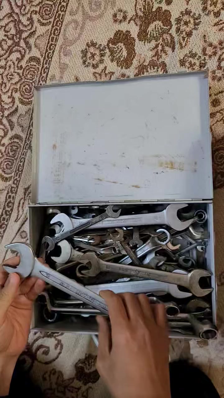 اليريد سيت اسباين الماني موجود واليريد سيت بوكس موجود ابيع فقط سيت ما ابيع مفرد


**إذا كنت صاحب هذا الإعلان وتريد حذفه لأي سبب، رجاءا أرسل رسالة إلى الدعم الفني**