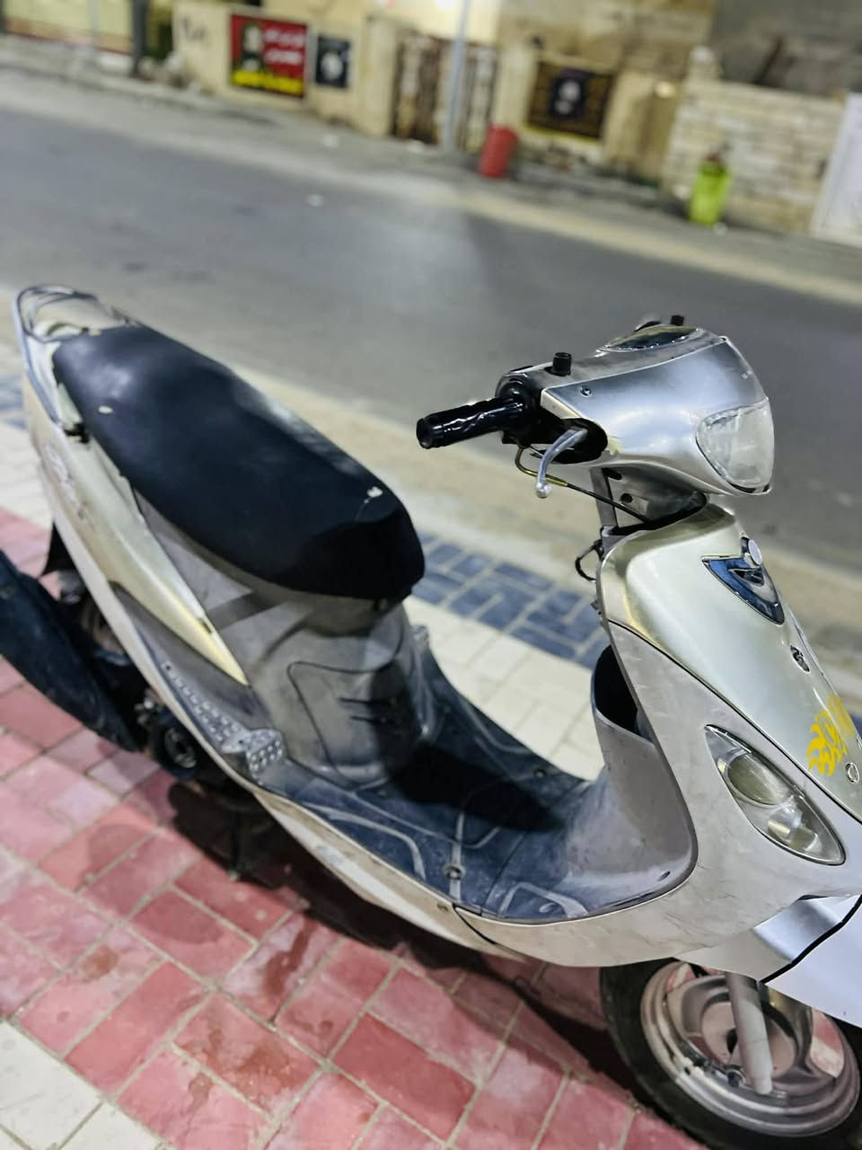 ماكس منغولي للبيع  مختمه بكل مكان كلشي شغال بيها
نضيفه مامفتوحه   ستفسار*********** بس واتساب
